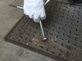 Wielofunkcyjne narzędzie do otwierania włazu pokrywy