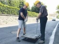 Podnośnik pokrywy ze składanym uchwytem do średnich/ciężkich metalowych pokryw włazów - siła podnoszenia 230 kg